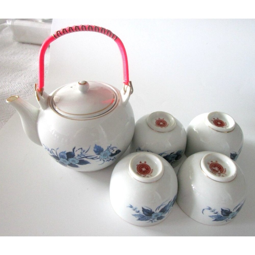 Vintage Golden China Asian Tea Set - 4 Cups & Pot Blue Floral - Ceramic Taiwan - Picture 8 of 16